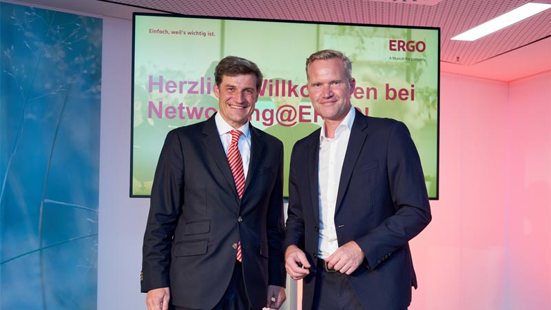 Christian Zaum, Head of Economic Affairs of the State Capital Düsseldorf, and Mark Klein, Chief Digital Officer of the ERGO Group